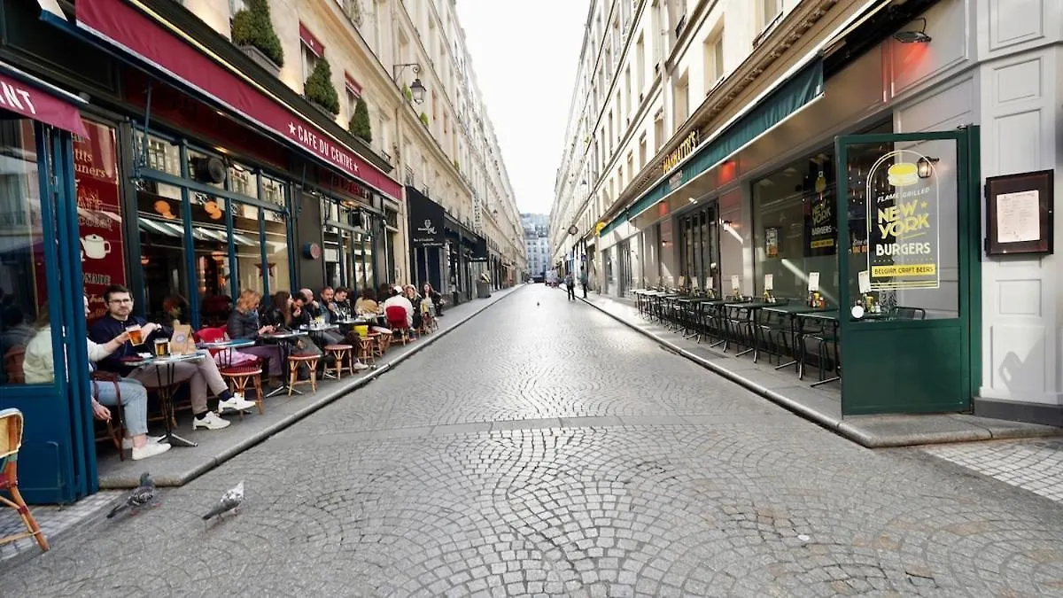 011 Grand Sunny Flat At Montorgeuil Apartment Paris France