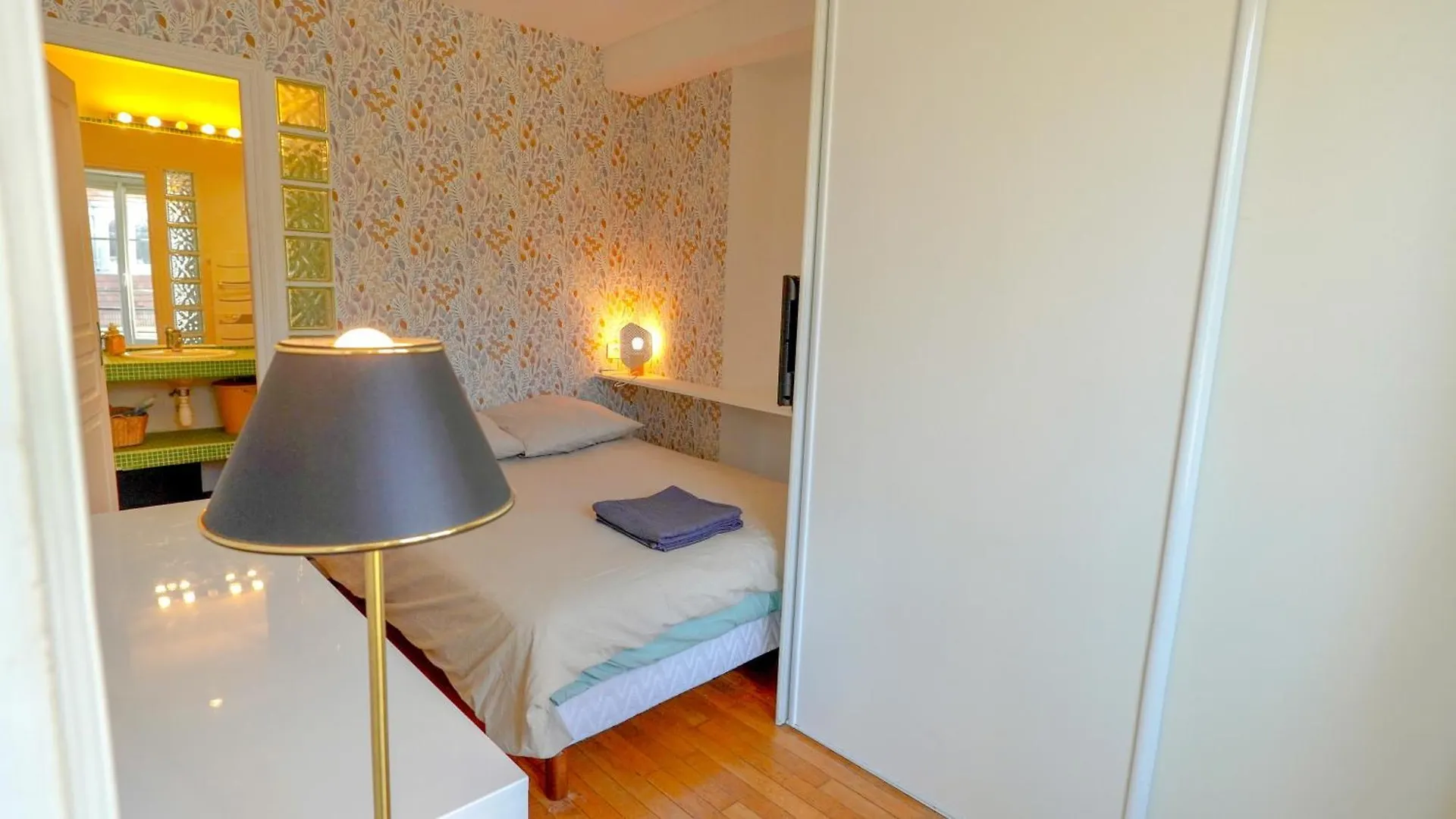 011 Grand Sunny Flat At Montorgeuil contacts